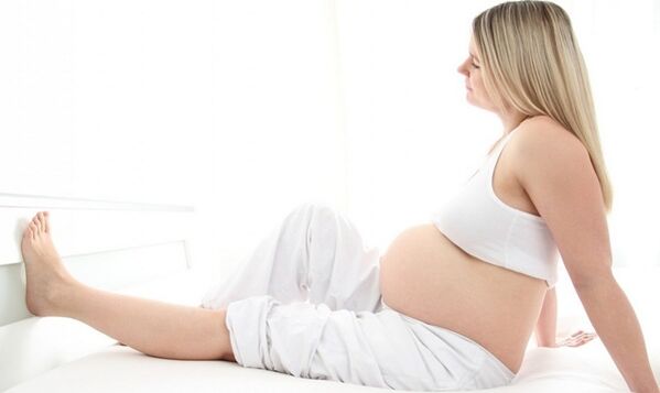 Pregnancy causes the development of varicose veins